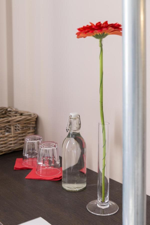 Piazza Bologna Little Suites Рим Екстер'єр фото